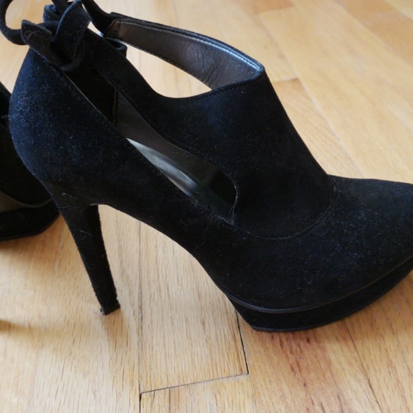 Boots - Picture 3 of 4